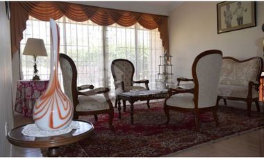 CASA AMPLIA EN VENTA JARDIN SANTA MARTA