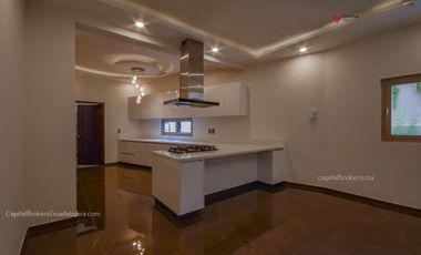 Casa de Lujo Nueva en Provenza Zona Sur