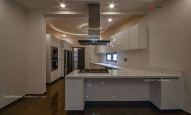 Casa de Lujo Nueva en Provenza Zona Sur