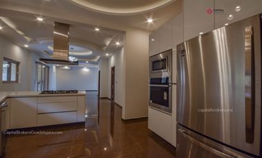 Casa de Lujo Nueva en Provenza Zona Sur