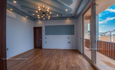 Casa de Lujo Nueva en Provenza Zona Sur