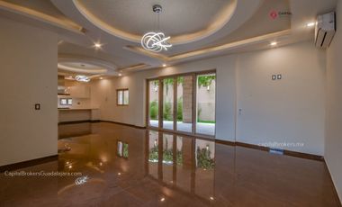 Casa de Lujo Nueva en Provenza Zona Sur