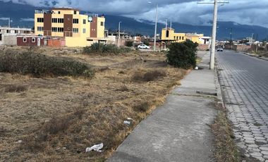 ¡Invierte donde la ciudad está creciendo! Terreno de venta en Riobamba.
