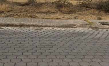 ¡Invierte donde la ciudad está creciendo! Terreno de venta en Riobamba.