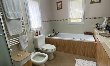 Casa en venta en  La Montura