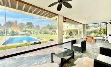 Casa en arriendo de 7 dorm. en Padre Hurtado