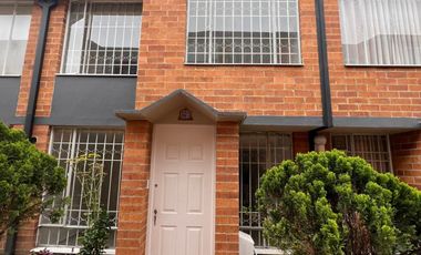 casa en arriendo en portales del norte-colina. Cod A8131333