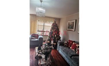 Venta De Hermosa Casa De 3 Pisos En Santiago De Surco
