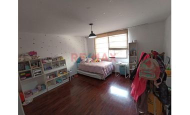 Venta De Hermosa Casa De 3 Pisos En Santiago De Surco