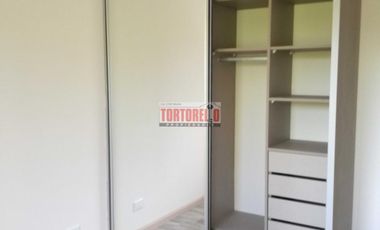 Edificio de categoría, Bv. Evita esquina Bernardino Rivadavia, Moreno, exclusivas unidades en alquiler de 2 ambientes, Primer piso.-