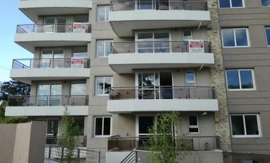 Edificio de categoría, Bv. Evita esquina Bernardino Rivadavia, Moreno, exclusivas unidades en alquiler de 2 ambientes, Primer piso.-