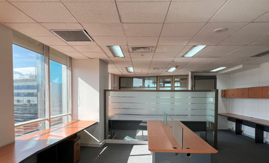 Oficina en Arriendo en Torre Paris/ Metro Los Leones