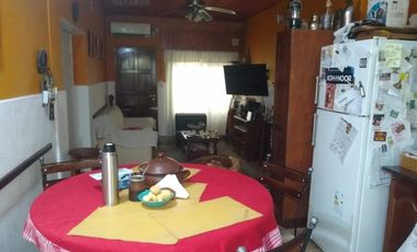 CASA CON QUINCHO TRISTAN SUAREZ