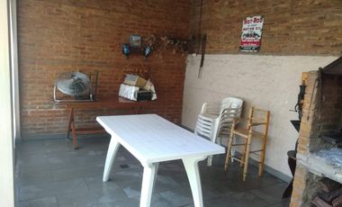 CASA CON QUINCHO TRISTAN SUAREZ