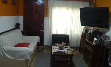 CASA CON QUINCHO TRISTAN SUAREZ