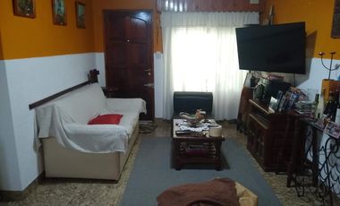 CASA CON QUINCHO TRISTAN SUAREZ