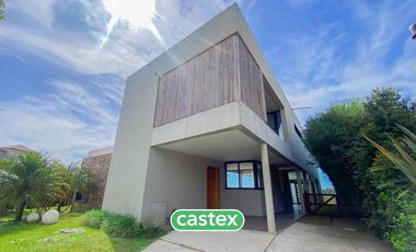 Casa a la laguna en venta en Villanueva, Barrio San Francisco