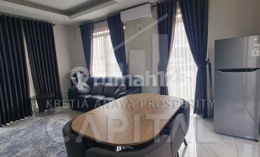 Rumah Full Furnished dengan Posisi Hook di Kota Baru Parahyangan