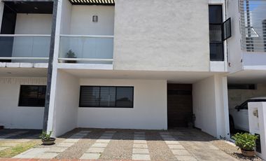 Casa en Venta o Renta en Maderas Residencial en Celaya Gto.