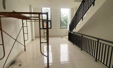 RUKO 3 Lantai di BSD City Strategis Hadap Jalan Utama