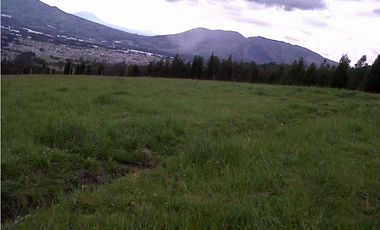 TERRENO VIA AL NEVADO CAYAMBE