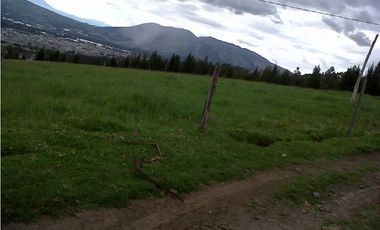 TERRENO VIA AL NEVADO CAYAMBE