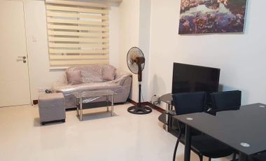 Condo unit for rent in Makati near Rockwell