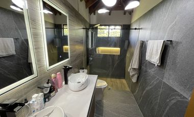 casa en venta en arroyo hondo. Cod V11628