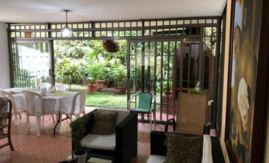 VENTA DE CASA INDEPENDIENTE EN EL POBLADO, SECTOR PALMAS PARTE BAJA