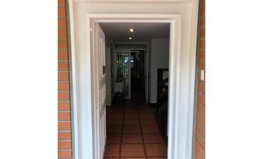 VENTA DE CASA INDEPENDIENTE EN EL POBLADO, SECTOR PALMAS PARTE BAJA
