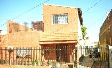 Casa PH en venta en Villa Luzuriaga