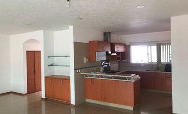 RENTA CASA EN FRACC PRIVADO LOMAS DE LAS AMERICAS MODERNA