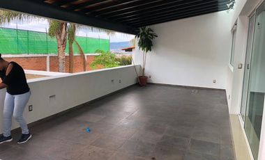 RENTA CASA EN FRACC PRIVADO LOMAS DE LAS AMERICAS MODERNA