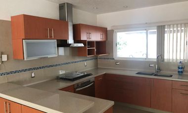 RENTA CASA EN FRACC PRIVADO LOMAS DE LAS AMERICAS MODERNA