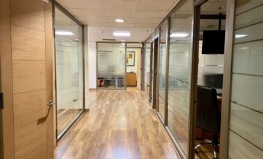 Oficina en Arriendo en Edificio Santiago 2000/ Calle Huerfanos