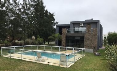 Importante propiedad en barrio privado El Lauquen - ALQUILER