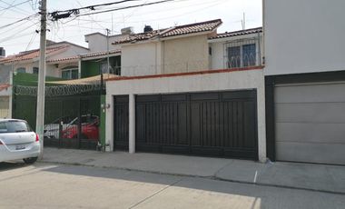 VENTA casa San Jerónimo, 3 recámaras, cochera 2 autos, súpera casa, oportunidad!!!