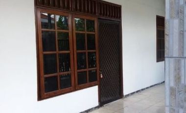 Rumah Tinggal NGINDEN INTAN TIMUR Hadap Barat , Strategis