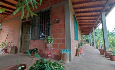 casa en venta en miravalle. Cod V14124