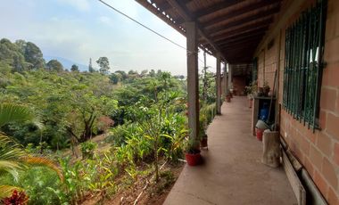 casa en venta en miravalle. Cod V14124