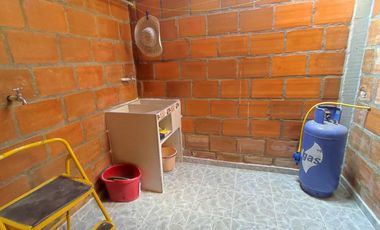 casa en venta en miravalle. Cod V14124