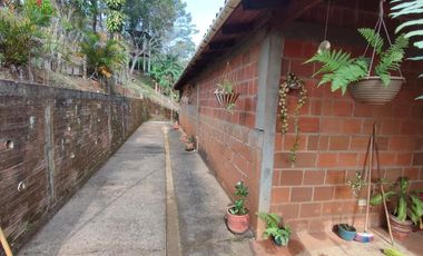 casa en venta en miravalle. Cod V14124