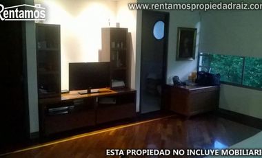 casa en venta en poblado. Cod V5020