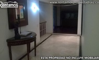 casa en venta en poblado. Cod V5020