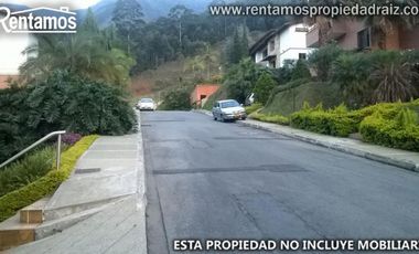 casa en venta en poblado. Cod V5020