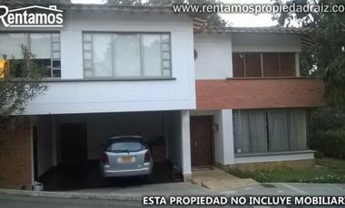 casa en venta en poblado. Cod V5020