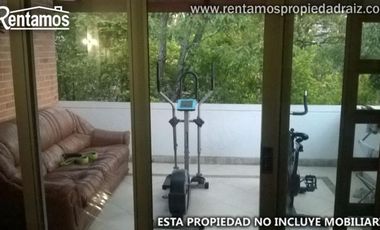 casa en venta en poblado. Cod V5020