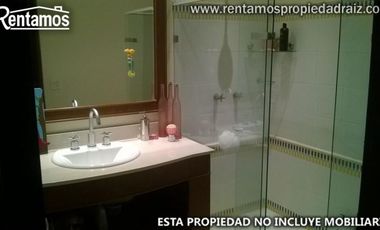 casa en venta en poblado. Cod V5020