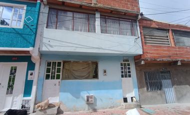 casa en venta en el tesoro. Cod V7071901