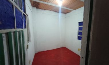 casa en venta en el tesoro. Cod V7071901